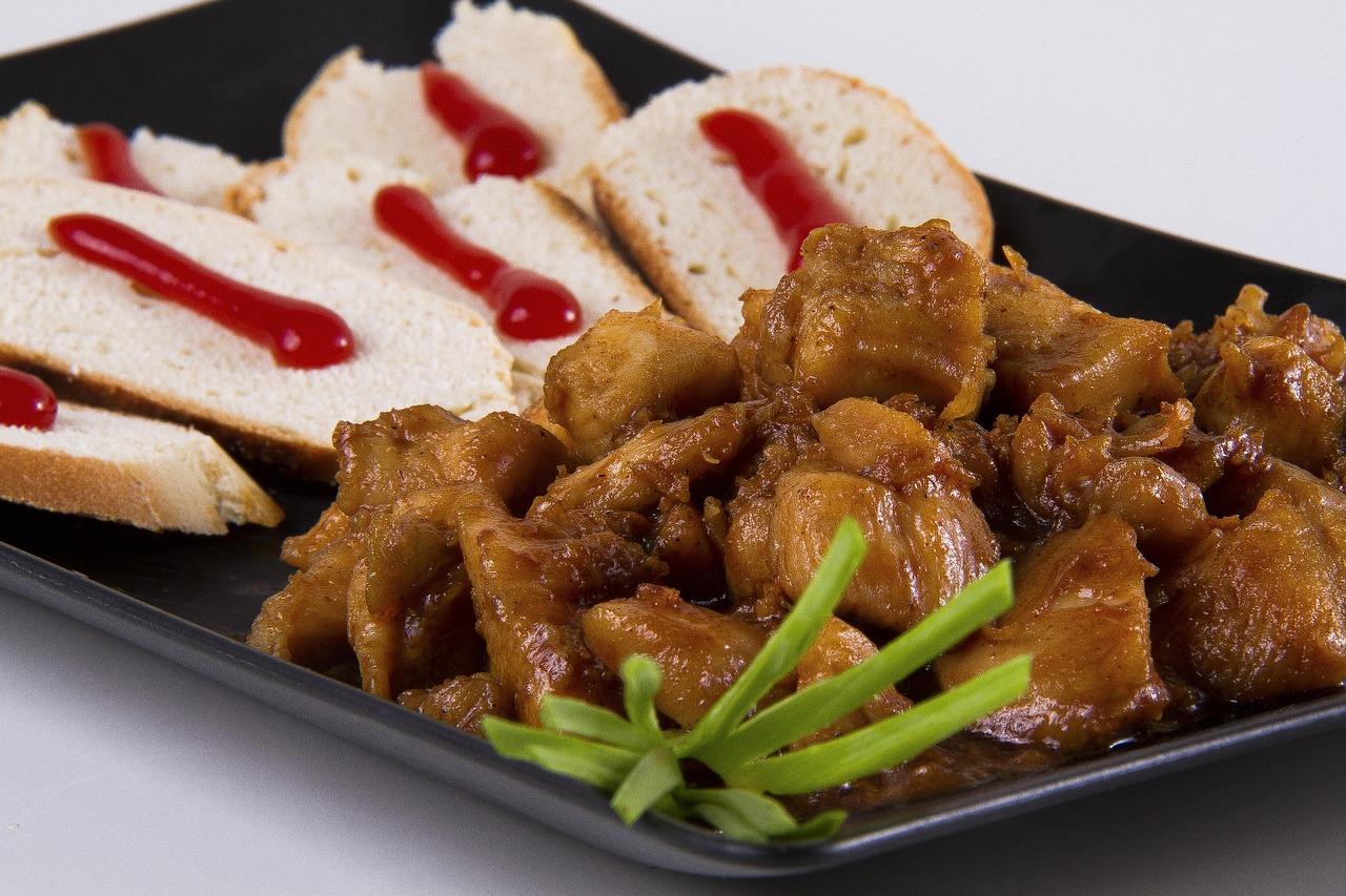 探索街头巷尾，小吃美食与网红店的完美融合